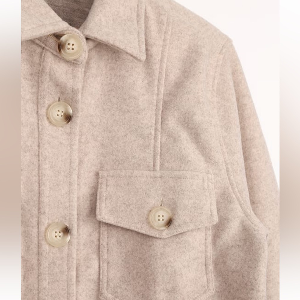 Lulu’s Beige shacket - Picture 2 of 6